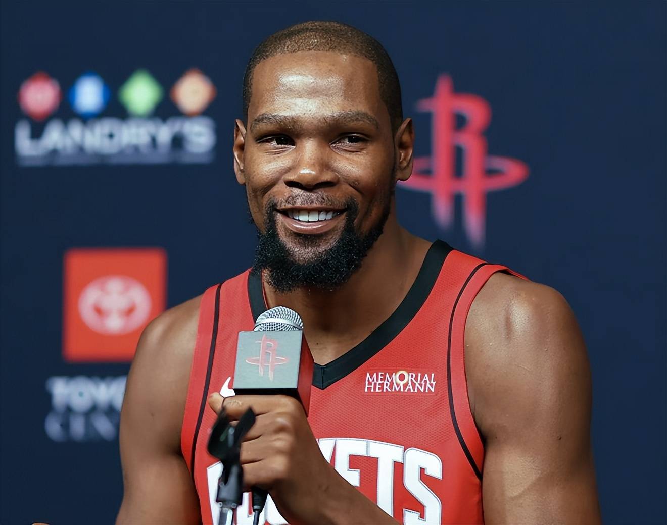 伦敦奥运马术冠军与爱马同日安乐死：二十载相伴书写辉煌传奇（伦敦奥运马术冠军与爱驹同日安乐死：二十年相伴铸就荣光）