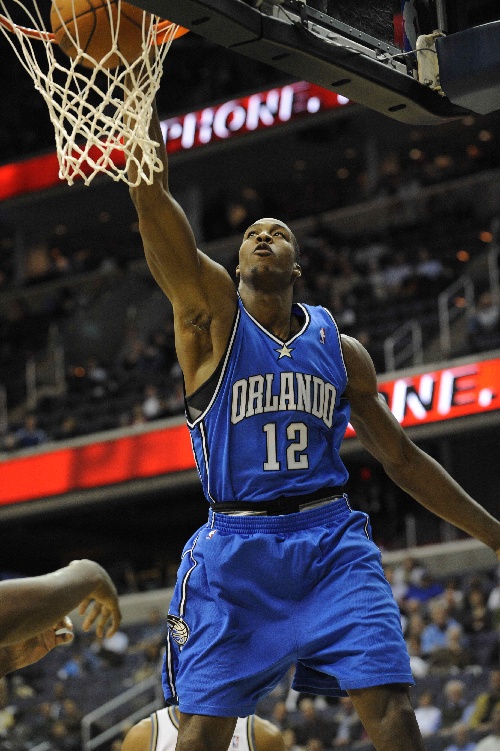 全队为他让出最佳出手机会（全员为他腾出最优出手空间）