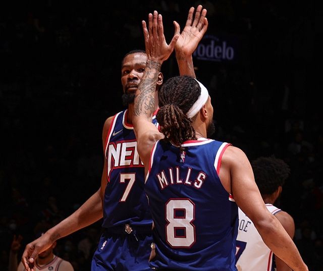 中超球队阵容分析：武汉三镇阵容变化,（中超阵容观察：武汉三镇人员变动解析）