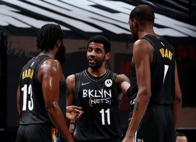 斯基拉：曼奇尼已与萨德签约1+2年，续约后年薪800万欧（斯基拉：曼奇尼与萨德签1+2合同，续约后年薪达800万欧）