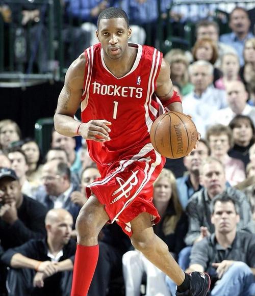 拉菲尼亚安慰弗里克？记者：输切尔西后弗里克感到精疲力竭（记者称：负于切尔西后弗里克疲惫不堪，拉菲尼亚上前安慰）