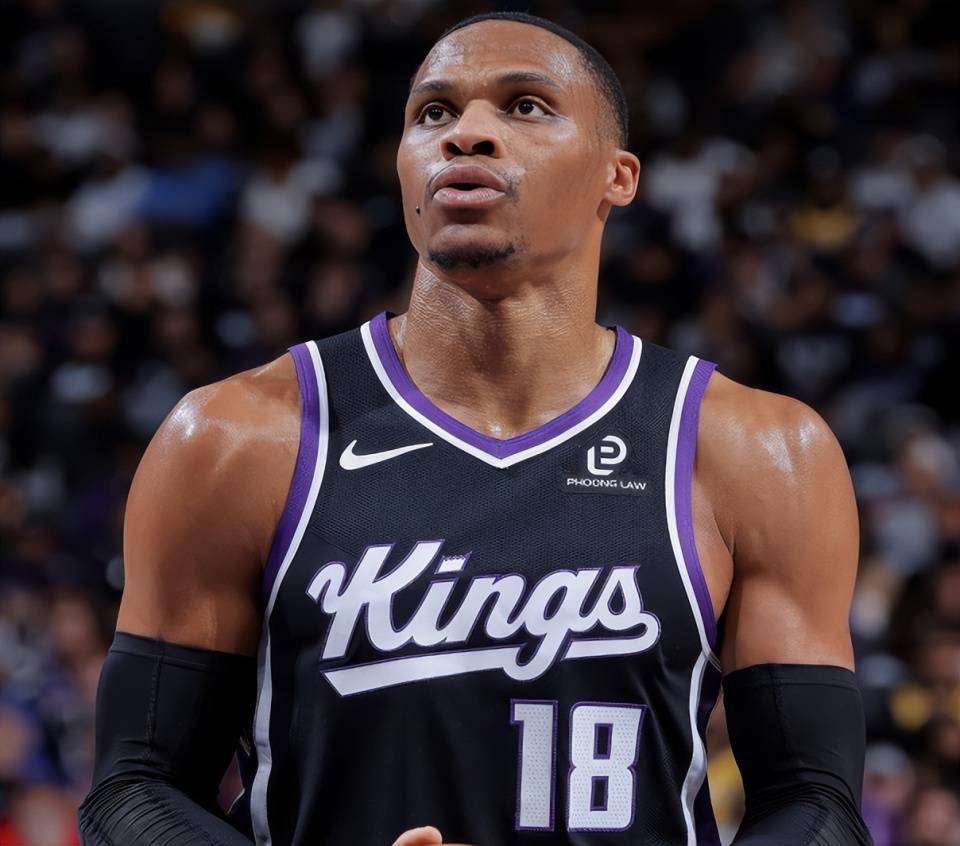 英博官方：现针对部分三层看台开启二轮售票，今日19：00开票（英博官宣：今日19：00开启三层部分看台第二轮售票）