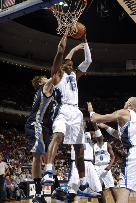 NBA季后赛首轮精彩比赛总结（NBA季后赛首轮精彩对决回顾）