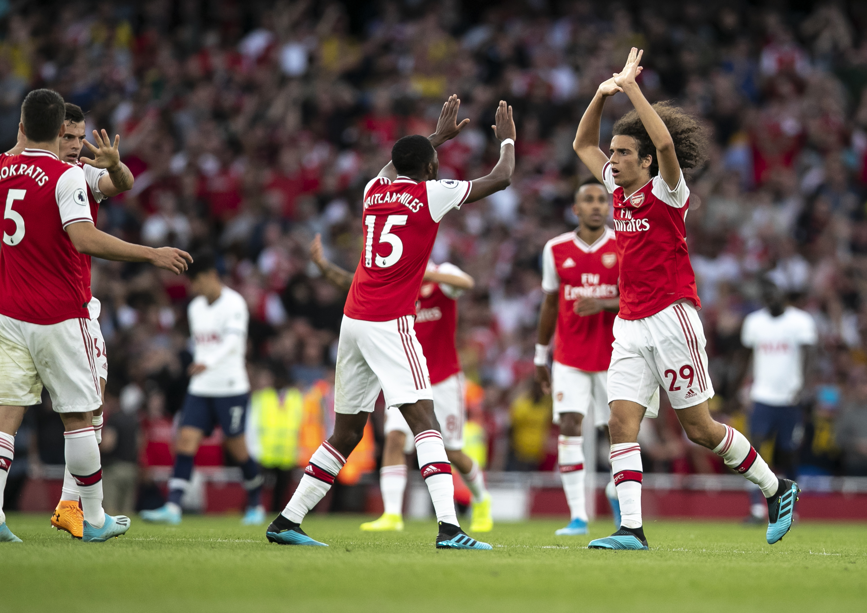 英媒：切尔西预计帕尔默即将复出，出战对阵巴萨阿森纳的比赛（英媒称切尔西预计帕尔默很快复出，将赶上与巴萨、阿森纳的比赛）