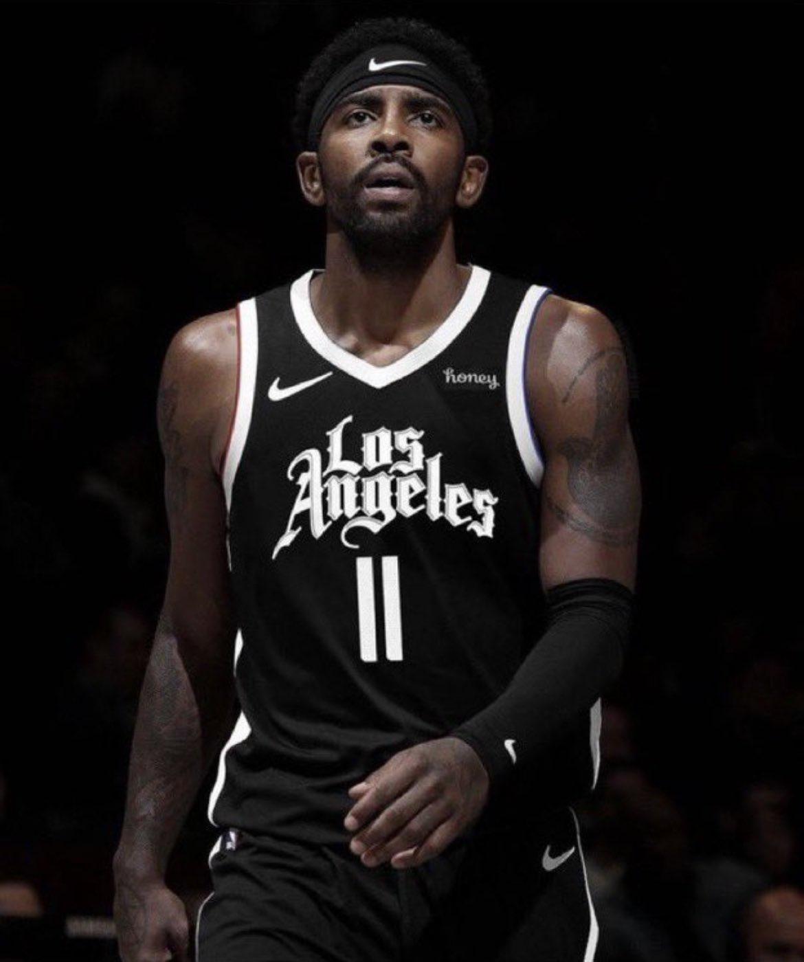 NBA：湖人遭遇惨败 浓眉受困犯规困扰（NBA：湖人吞下惨败，浓眉陷入犯规困境）