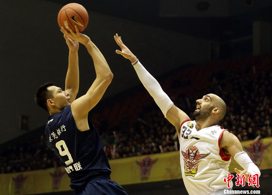 罗马诺：弗拉霍维奇在康复中，目前未与AC米兰达成任何协议（罗马诺：弗拉霍维奇恢复中，尚无与AC米兰的任何协议）