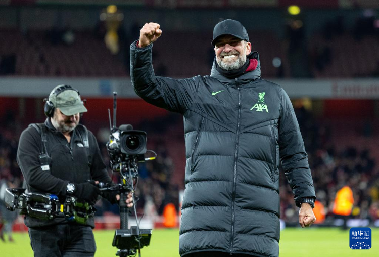 多点开花！约基奇&穆雷&小哈达威半场合砍48分（火力全开！约基奇、穆雷与小哈达威半场合计拿下48分）