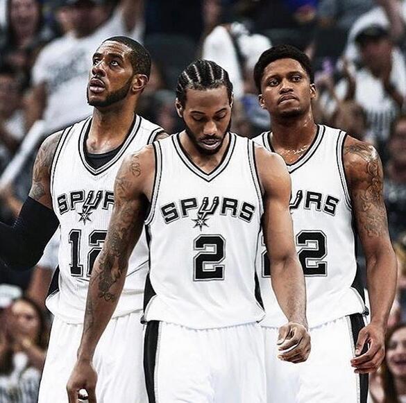 山东男篮上半场强势领先（山东男篮半场占据明显优势）