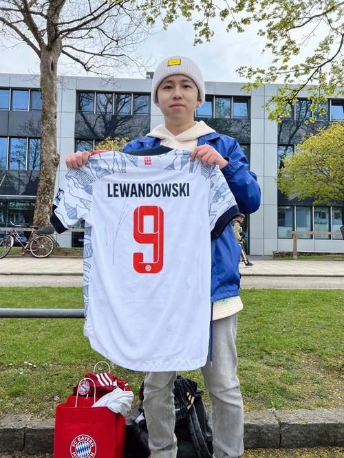 罗马诺：梅努可能在1月离开曼联，那不勒斯对租借他很感兴趣（罗马诺：梅努或将一月离队，那不勒斯有意租借）