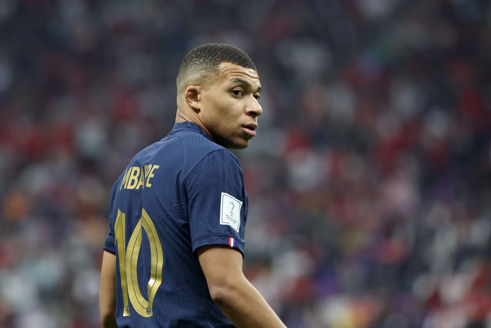 西媒：亚马尔之前进球后“戴”皇冠是为了前女友，而不是傲慢（西媒：亚马尔进球后“加冕”手势是献给前女友，并非傲慢）