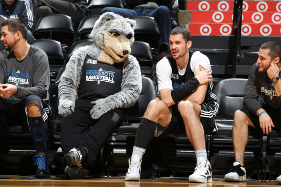 战绩越好，票价越低？这就是豪门！NBA的商业布局！（越赢越便宜？揭秘NBA豪门的商业布局）