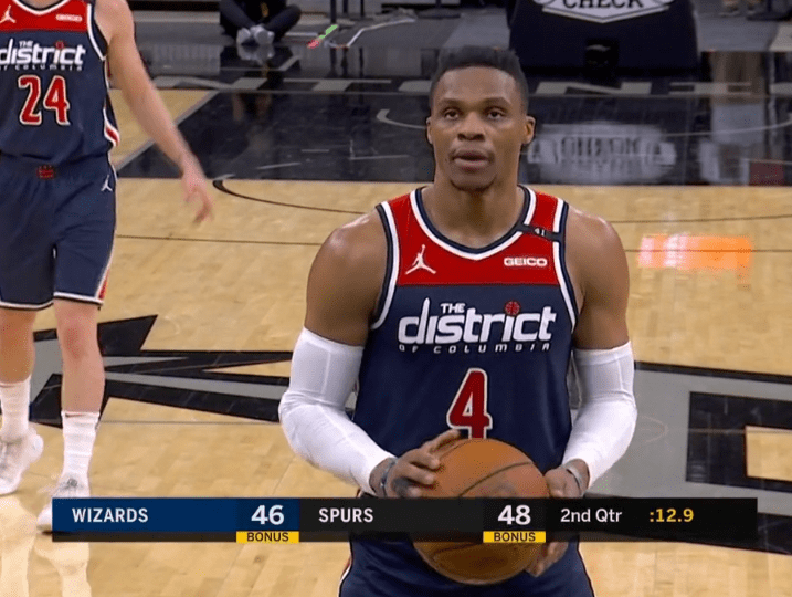 拉菲尼亚拒绝亿万诱惑！巴萨核心霸气宣言：我的心只属于这里（拉菲尼亚回绝天价报价：只愿为巴萨而战）