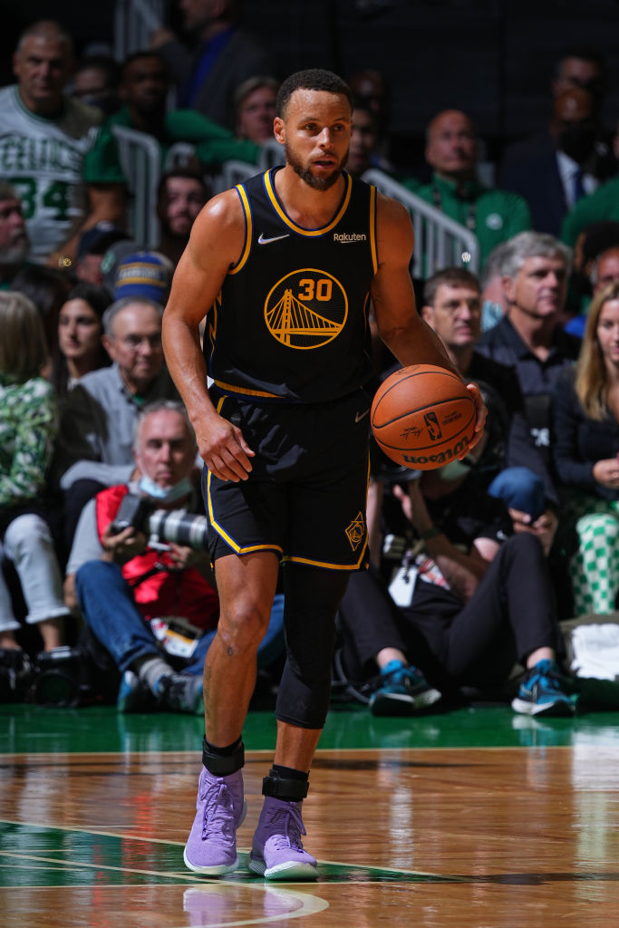 流感肆虐球队，球员教练齐中招（流感席卷全队，教练与球员相继感染）