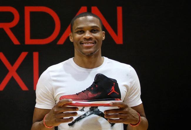 3-2大逆转，AC米兰让二追三+3连胜登顶，27岁替补奇兵10分钟2球（AC米兰3-2逆转翻盘，三连胜登顶，27岁替补10分钟梅开二度）