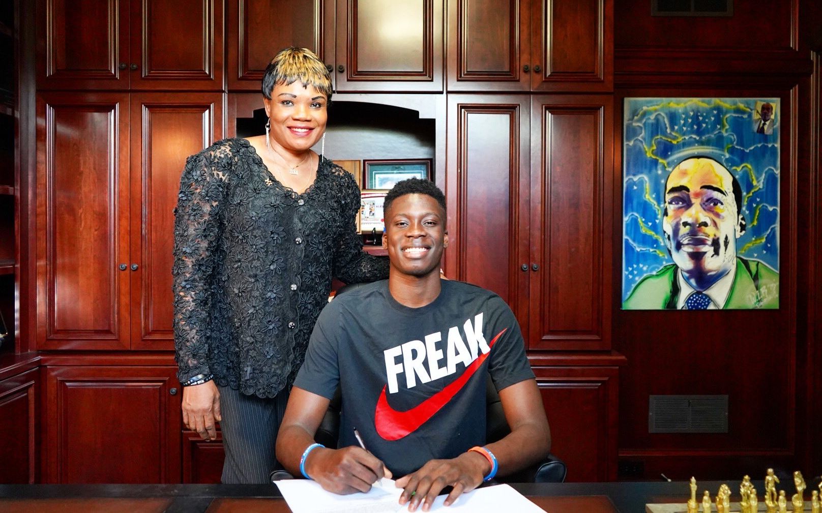 邮报：曼联在冬窗不会贸然行事，但也会全力支持阿莫林（邮报：曼联冬窗不冒进，仍将全力支持阿莫林）