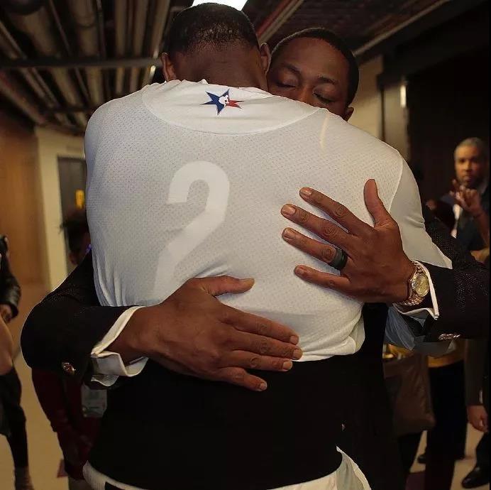 斯玛特谈狄龙和詹姆斯冲突：两个竞争者在场上针锋相对（斯玛特评狄龙与詹姆斯冲突：两位竞争者在场上硬碰硬）